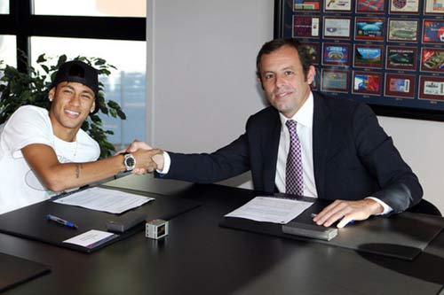 Neymar “hoành tráng” ra mắt Barca - 3