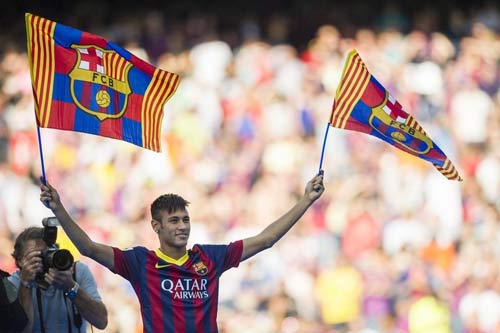 Neymar “hoành tráng” ra mắt Barca - 10