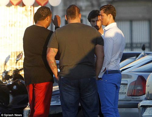 Ronaldo chơi đêm đến… 7 giờ sáng - 2