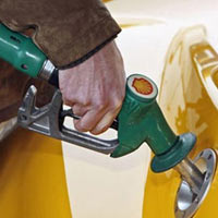 Thị trường - Tiêu dùng - Dầu thô thế giới tăng giá mạnh trở lại