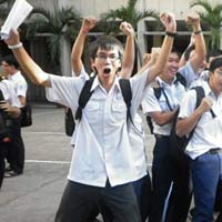 Tin tức trong ngày - Kết thúc nhẹ nhàng với môn tiếng Anh