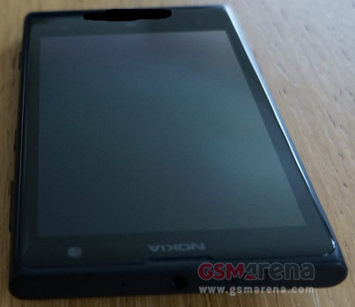 Nokia Lumia EOS lộ ảnh chi tiết - 1