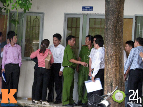 Hy hữu: 7 ngân hàng đi “xiết” nợ tập thể - 2