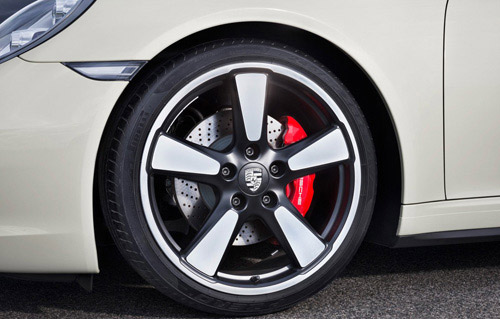 Porsche 911 bản đặc biệt giá 124.100 USD - 11