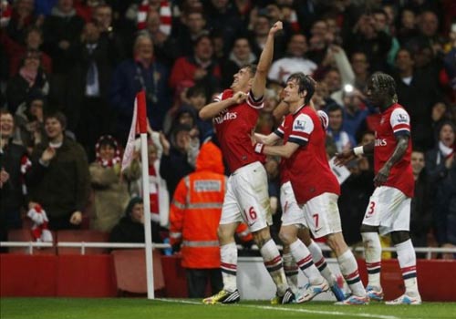 Arsenal: 10 trận hay nhất mùa 2012/13 - 2