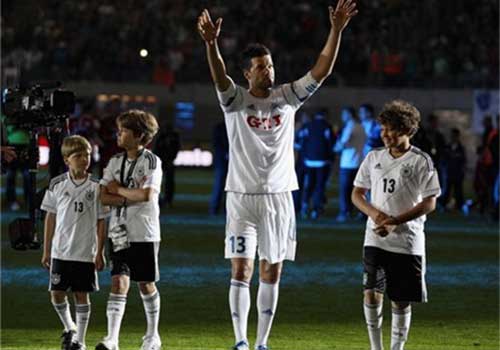 Ballack: Thiên tài và “vua về nhì” - 2