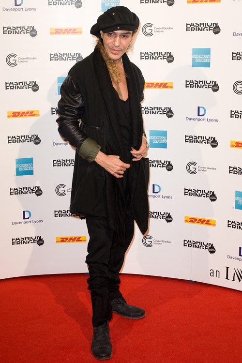 Ngắm gu thời trang dị của John Galliano - 20