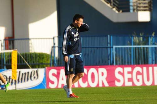 Argentina–Colombia: Ở giữa chiến trường - 2