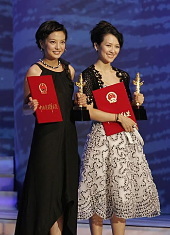 Những vụ "giật tình" ầm ĩ nhất showbiz - 13