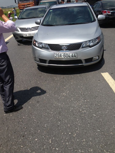 7 ô tô đâm liên hoàn trên Quốc lộ 1 - 3