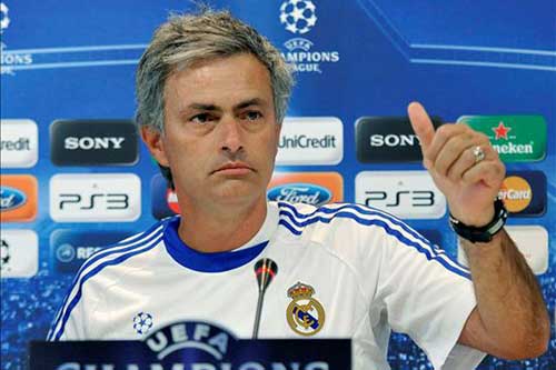 Mourinho: "Làm việc ở Real cũng như ở VN" - 1