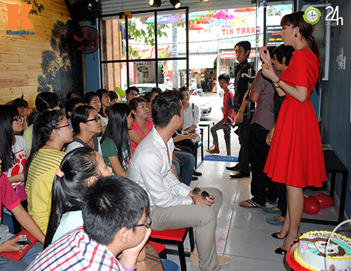 Ngọc Quyên ôm chặt Trịnh Thăng Bình - 2