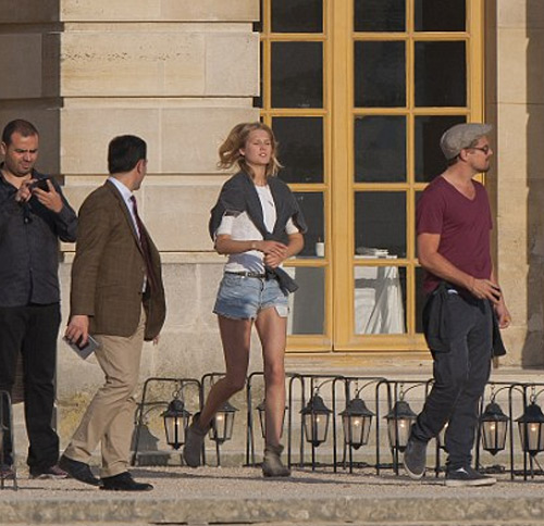 Công chúa Taylor Swift xấu bất ngờ - 8