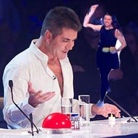 Ca nhạc - MTV - Giám khảo bị ném trứng trước 13 triệu người