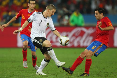 Với Schweinsteiger, Barca là số 1 - 1