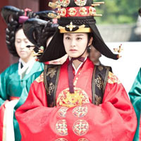 Hậu trường phim - Ngắm hanbok 200 triệu của Kim Tae Hee