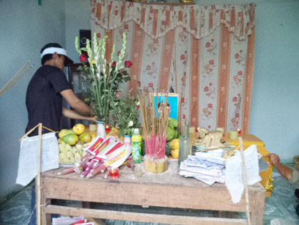 Lở đá, 3 người chết: Tạm dừng việc khai thác - 2