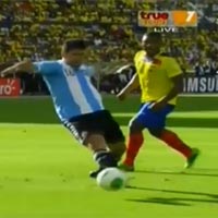 Bóng đá - Ecuador - Argentina: Ăn miếng trả miếng