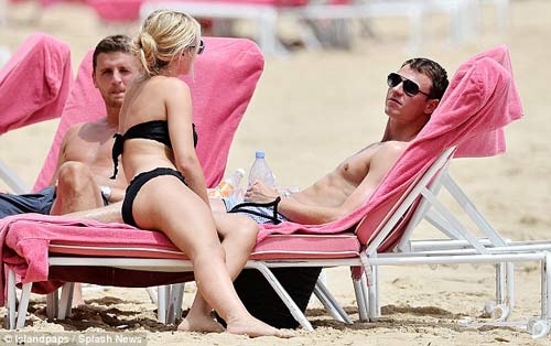 SAO MU hưởng trăng mật ngọt ngào - 2