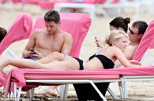 SAO MU hưởng trăng mật ngọt ngào - 4