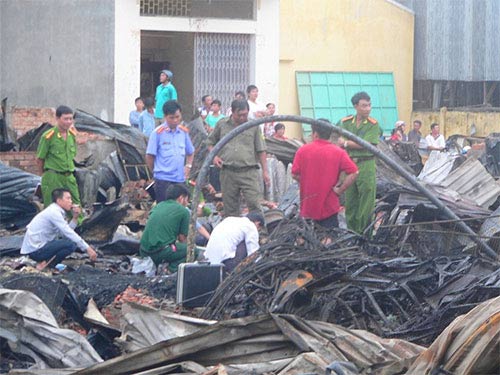 Báo cháy, PCCC đến sau 1 giờ, 85 nhà ra tro - 3