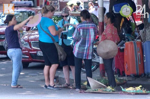 Bộ trưởng: Có nạn “chặt chém” du khách - 2