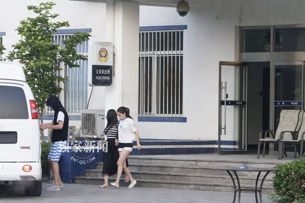 Thích Tiểu Long ồn ào với tin ẩu đả - 5