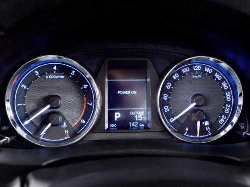 Cận cảnh Toyora Corolla 2014 bản châu Âu - 15