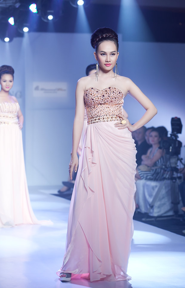 Dàn mẫu nữ hóa nàng dâu kiều diễm - 5