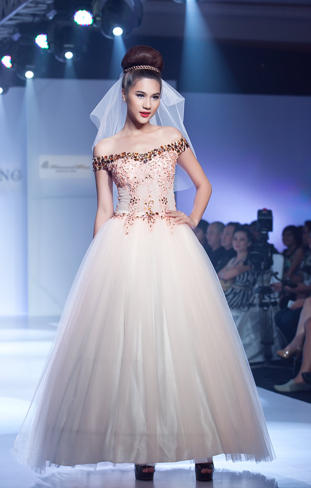 Dàn mẫu nữ hóa nàng dâu kiều diễm - 7