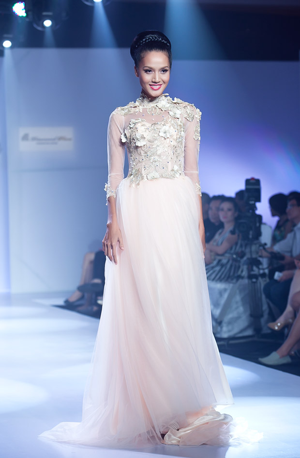 Dàn mẫu nữ hóa nàng dâu kiều diễm - 9