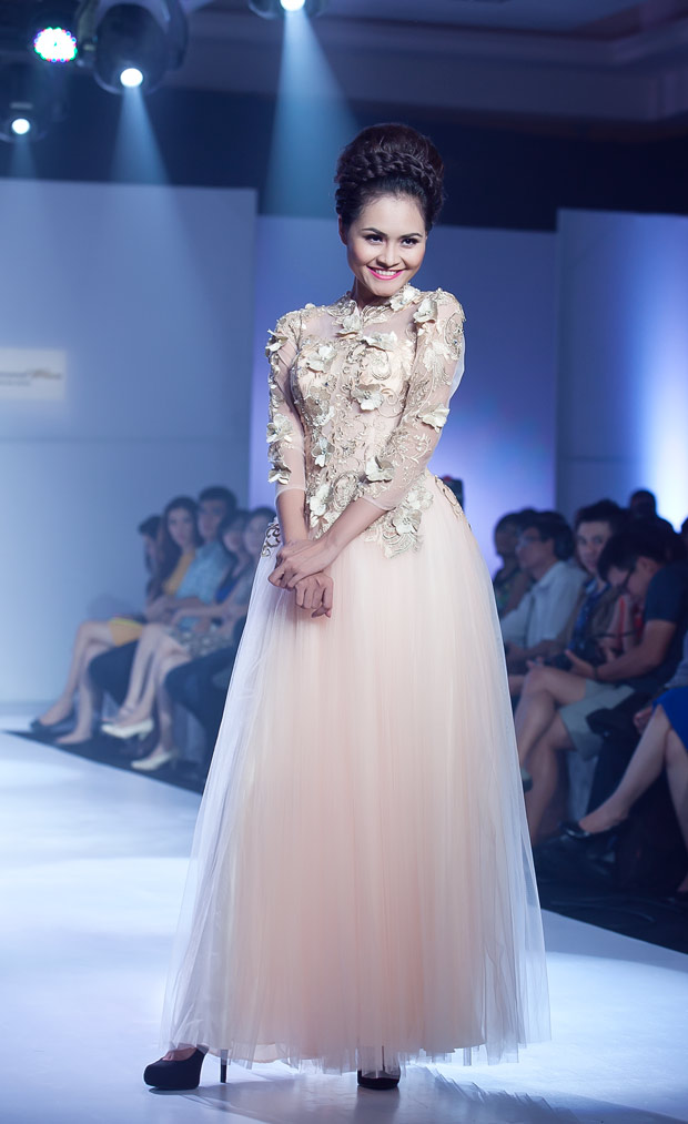 Dàn mẫu nữ hóa nàng dâu kiều diễm - 10