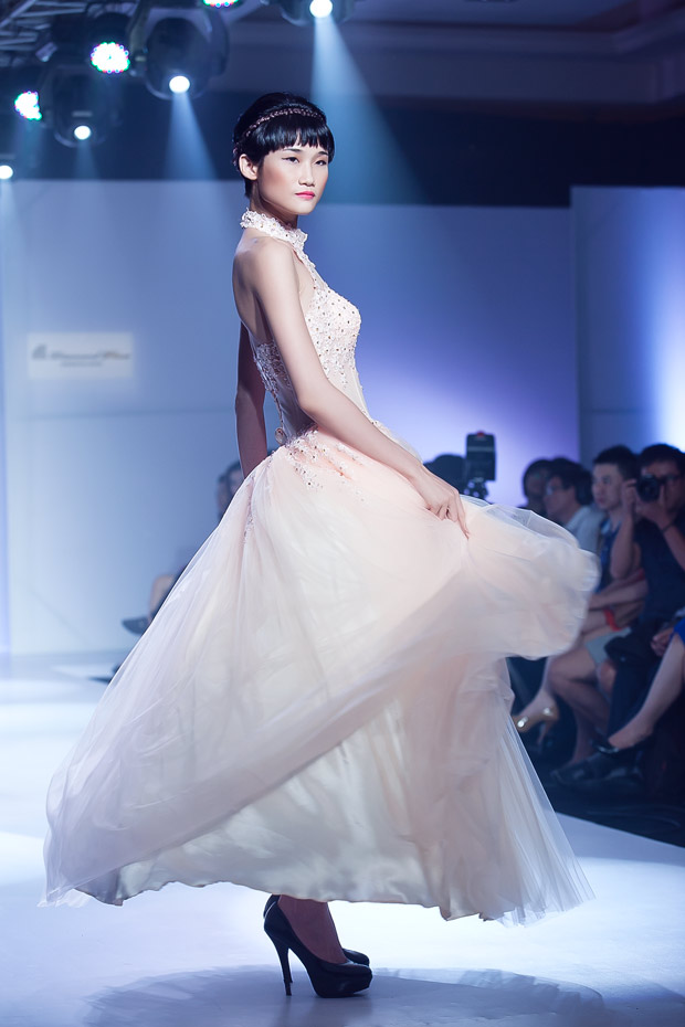 Dàn mẫu nữ hóa nàng dâu kiều diễm - 11