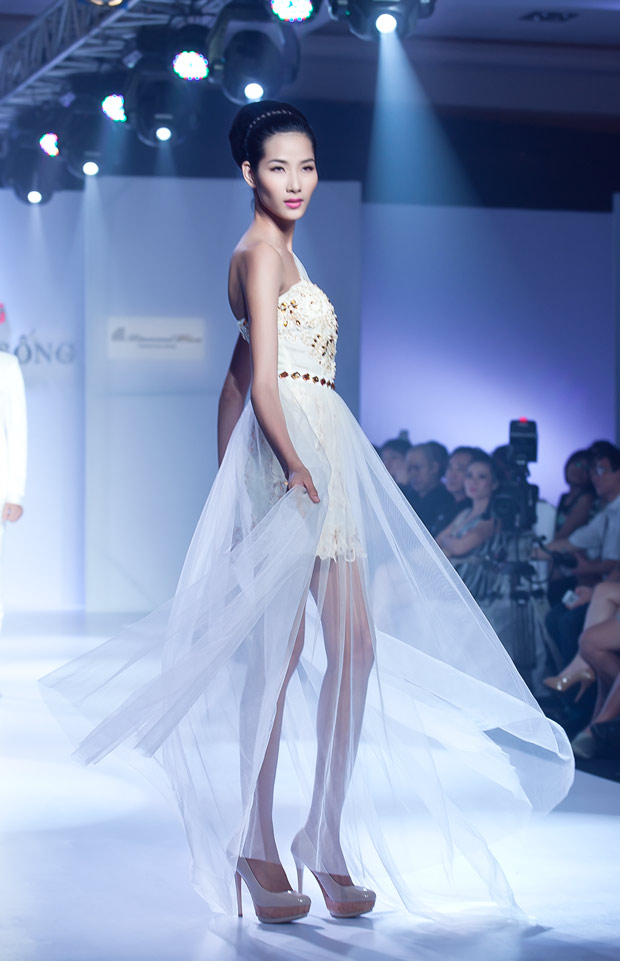 Dàn mẫu nữ hóa nàng dâu kiều diễm - 12