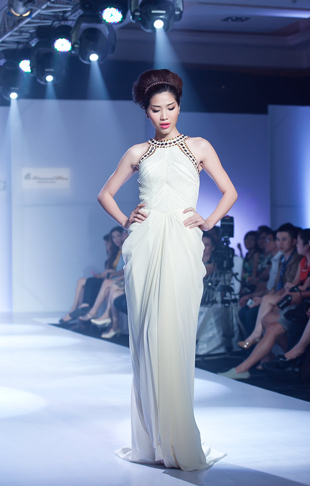 Dàn mẫu nữ hóa nàng dâu kiều diễm - 13