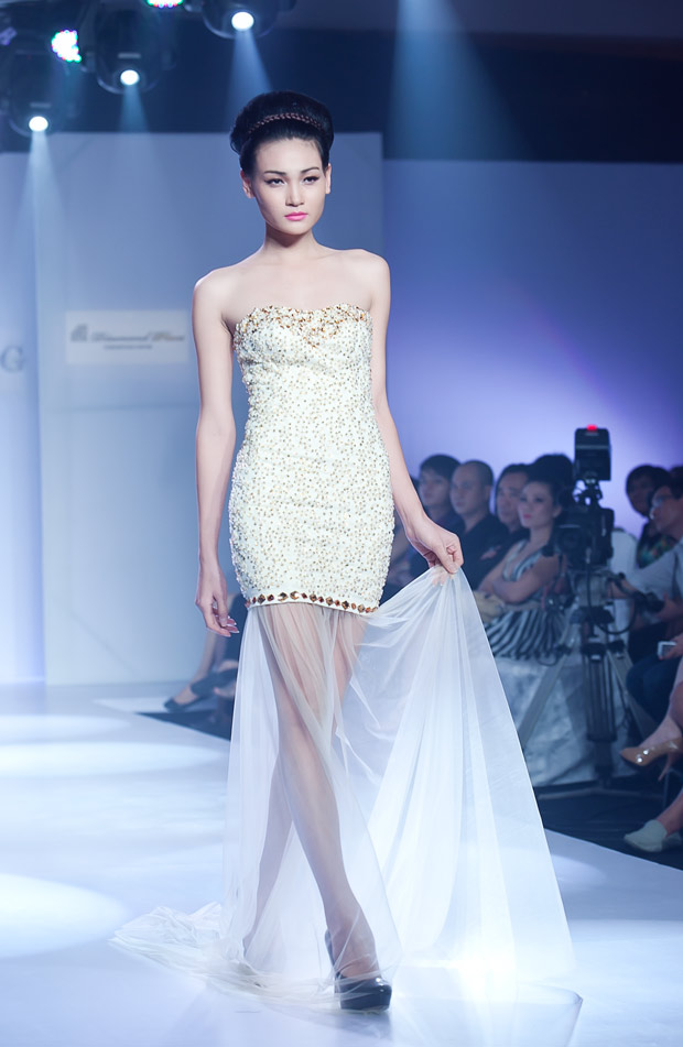 Dàn mẫu nữ hóa nàng dâu kiều diễm - 14