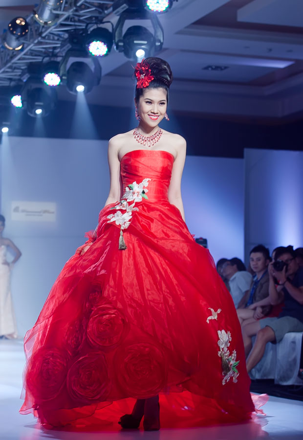 Dàn mẫu nữ hóa nàng dâu kiều diễm - 3