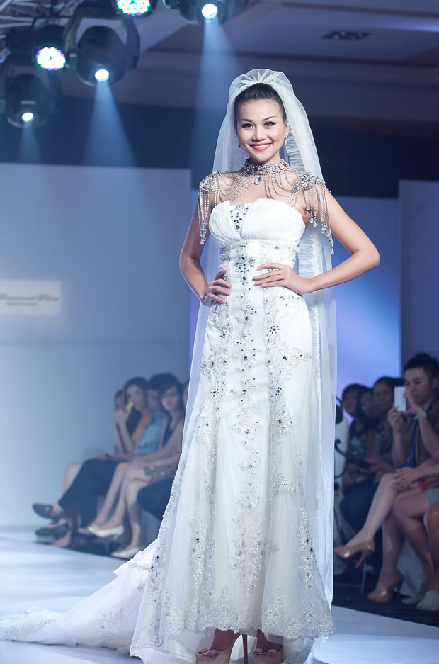 Dàn mẫu nữ hóa nàng dâu kiều diễm - 2