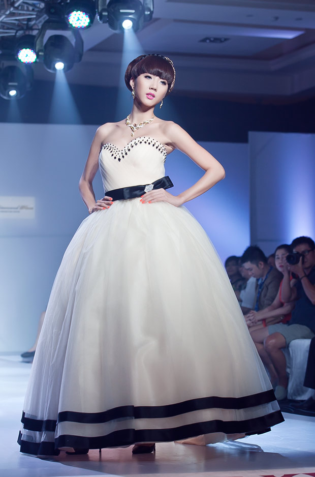 Dàn mẫu nữ hóa nàng dâu kiều diễm - 7