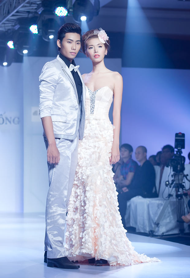 Dàn mẫu nữ hóa nàng dâu kiều diễm - 15