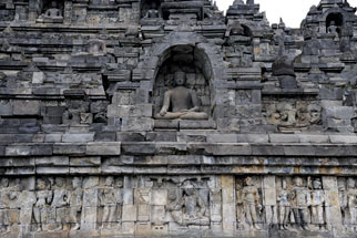 Khám phá vẻ đẹp đền thiêng Borobudur - 2