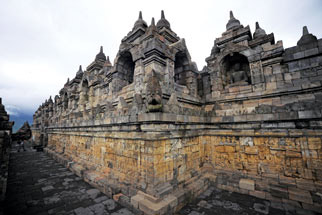 Khám phá vẻ đẹp đền thiêng Borobudur - 3
