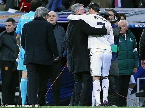 MU chiêu mộ CR7: Thành bại tại Sir Alex - 2