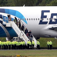 Tin tức trong ngày - Bị dọa đánh bom, Boeing 777 hạ cánh khẩn cấp