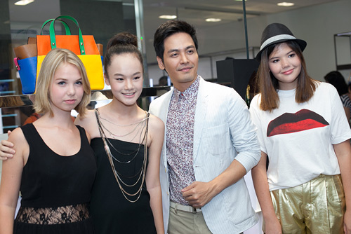 Hà Phương đọ dáng cùng dàn chân dài - 12