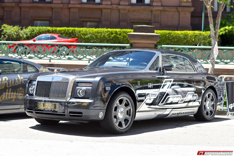 Rolls-Royce Phantom mạ chrome sáng bóng
