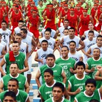 Phi thường - kỳ quặc - 1.200 tù nhân lập kỷ lục ấn tượng