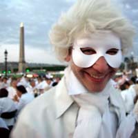 Phi thường - kỳ quặc - Bữa tiệc trắng 15.000 người ở Paris