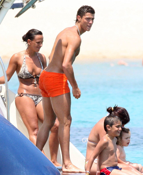 Tuyển tập quần đùi xanh đỏ của C.Ronaldo - 12