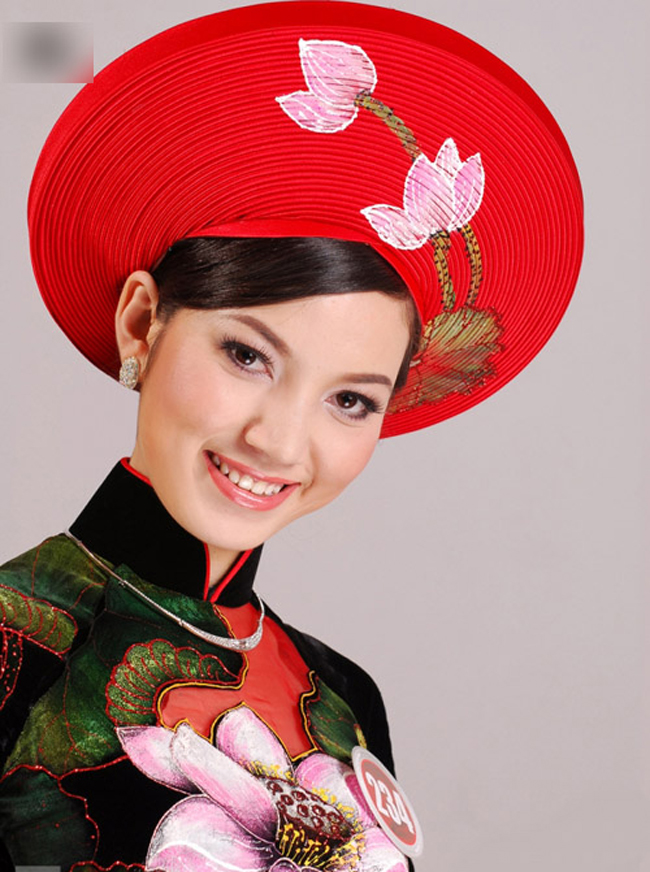 Người đẹp Lý Hồng Nhung là vợ của MC Anh Tuấn